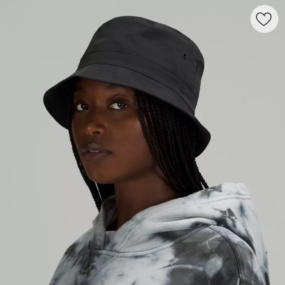 lululemon athletica Black Bucket Hat - Picture 1 of 5